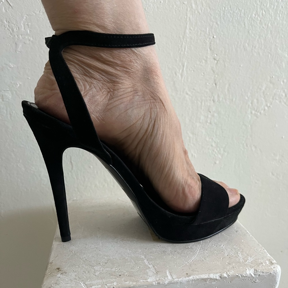 Forever 21. Women’s Open Toe Ankle Strap High Stilettos Platform Heel Sandals.